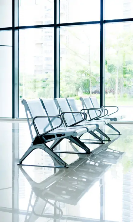 Scaune, scaune ergonomice, birouri reglabile, mobilier personalizat